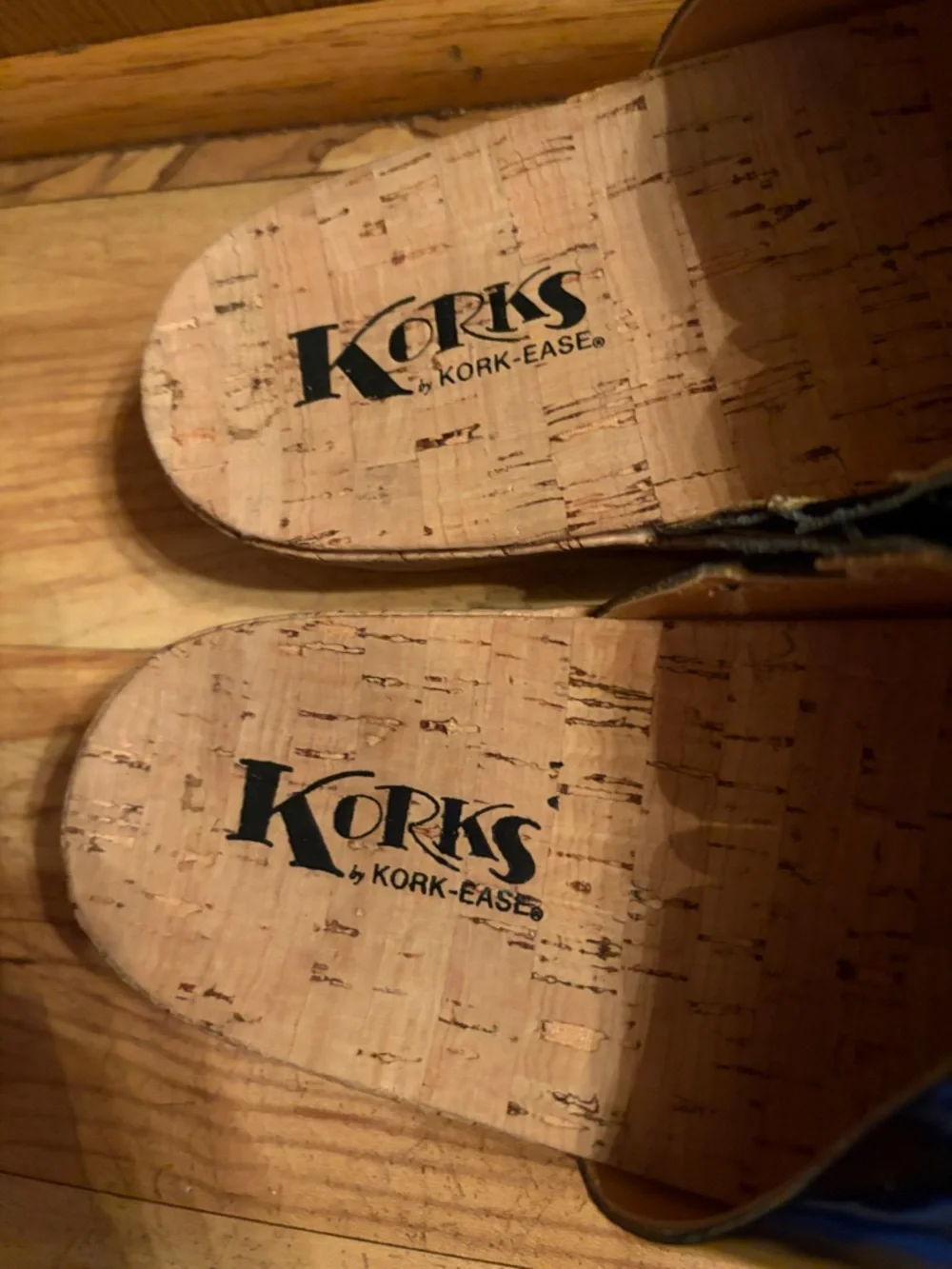 Korks by Kork-Ease Tutsi Sz 9 vegan shiny black slide sandals cork platform EUC